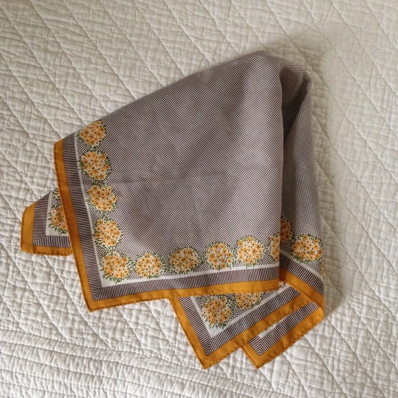 Vintage Accessories - Small Vintage Floral Scarf
